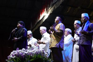 Hadir di Dzikir Manaqib Ponpes Al-Baghdadi Karawang, LaNyalla: Istiqomah Kunci Keberhasilan