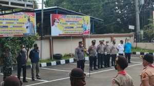 Amankan Malam Takbiran, Polsek Cimanggis bersama Tiga Pilar, Pokdarkamtibnas dan Pramuka Gelar Apel Gabungan.