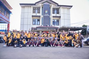 Sambut Pagi Yang Cerah, Jajaran Polsek Cimanggis Senam Bersama.