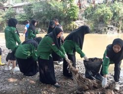 Kompak, Muspika Kecamatan Nanggung dan IAIB Bersih-bersih DAS Cikaniki