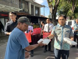 Lapas Lumajang Gelar Jum’at Berkah, Bagikan 100 Kotak Nasi untuk Warga Sekitar