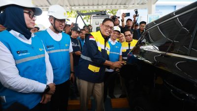 Puncak Arus Mudik Idul Fitri, Kementerian ESDM dan PLN Cek Operasional SPKLU dalam Melayani Pemudik EV