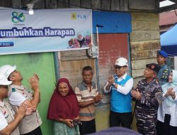 Semangat Hari Pahlawan di HLN ke-80: PLN Hadirkan Cahaya dan Harapan bagi Keluarga Prasejahtera di Padang