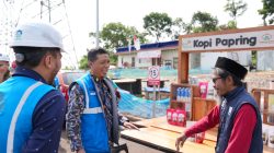 Sinergi Kelistrikan dan Kearifan Lokal: Di Sela Tinjauan Proyek GITET 500 kV Kalipuro, GM PLN UIP JBTB Nikmati Cita Rasa Kopi Papring Binaan PLN Peduli