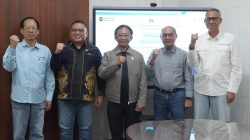 Momentum Ramadhan, PLN Salurkan 23.040 Unit REC ke PT Borneo Indobara untuk Dorong Green Mining