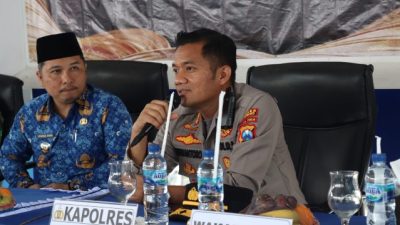 Kapolres Sampang Lakukan Jum’at Curhat Di Tambelangan