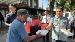 Lapas Lumajang Gelar Jum’at Berkah, Bagikan 100 Kotak Nasi untuk Warga Sekitar