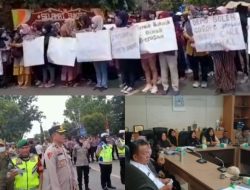 Emak Emak 14 Desa Dalam Kec.Gumay Talang Gruduk Kantor DPRD Lahat