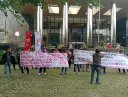 Geruduk gedung KPK,Mahasiswa minta KPK segera Usut Proyek Gedung AKN Syarat KKN